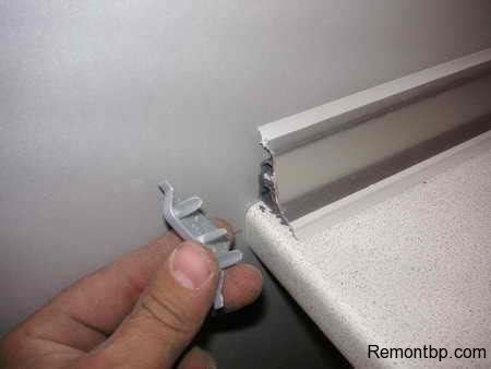 Плинтус для столешницы | Какой плинтус выбрать и советы по установке