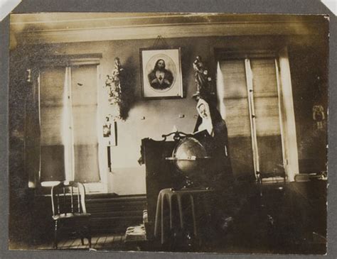 L Int Rieur D Un Couvent Des Soeurs Du Bon Pasteur D Un Album De Famille Amateur Inconnu
