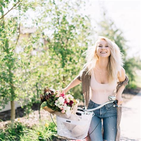 Hot girl Instagram mất ngay 70 000 người theo dõi sau khi ngừng đăng ảnh nóng bỏng và câu chuyện