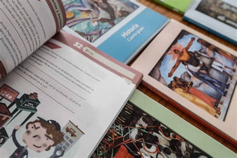 Sesgo Ideológico Y Calidad Educativa La Polémica Por Los Nuevos Libros