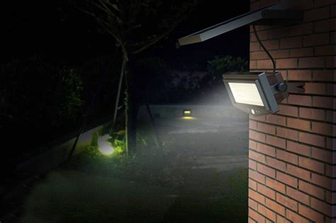 Освещение с датчиком движения: какой светильник выбрать | ichip.ru