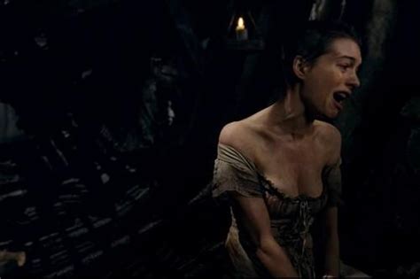 Naked Anne Hathaway in Les Misérables