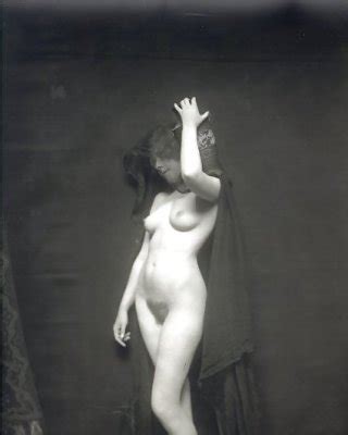 Pushuna S Old Style Girdle Porn Pictures Xxx Photos Sex Images Pictoa