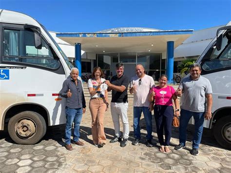 Prefeitura De Alvorada Adquire Dois Micro Nibus Para Transporte Escolar