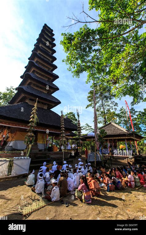 Indonesia Bali Sidemen Pura Bukit Tageh Temple Local People