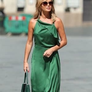 Amanda Holden Flaunts Her Tits In London 47 Photos Leaked Nudes Celebrity Leaked Nudes