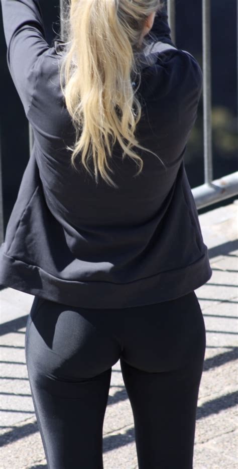 Cute Blonde Bum With Thigh Gap Spandex Leggings Yoga Pants Forum