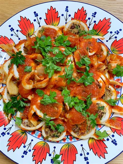 Recipe :: Stuffed Squid in Sauce - Adelady