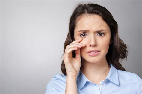 Mujer Con Cara Triste Foto Premium