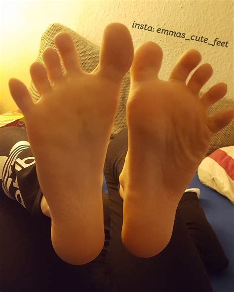 emmas cute feet on Tumblr