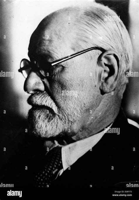 Sigismund Schlomo Freud - Sigismund schlomo freud portrait hi-res stock photography and images ...