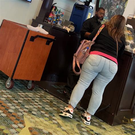 Thick PAWG BBW In Jeans With VPL Tight Jeans Forum