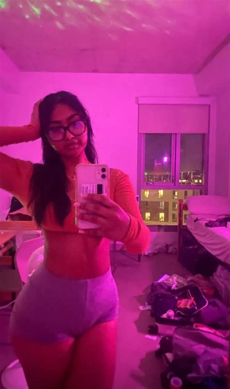 Messy Room Nudes TightShorts NUDE PICS ORG