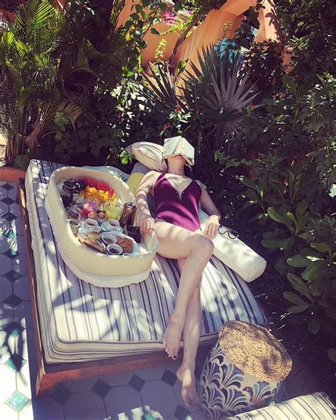 Vợ BTV Quốc Khánh khoe ảnh bikini gợi cảm