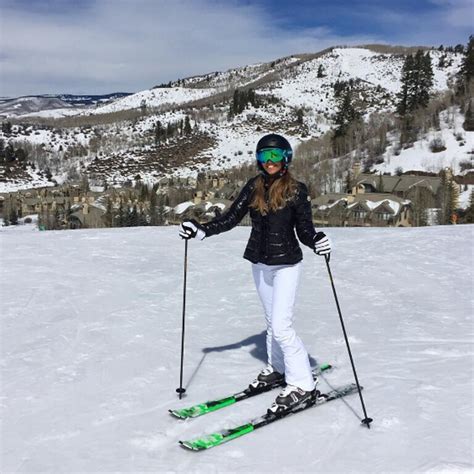 Floppy Tesouro Derriti La Nieve Y Las Redes Con Una Pose Muy Hot Infobae