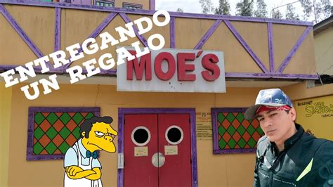 Conociendo La Taberna De Moe Entregando Regalos YouTube