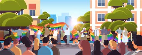 Mix raça sênior pessoas grupo segurando lgbt arco íris bandeira gay lésbica desfile do orgulho
