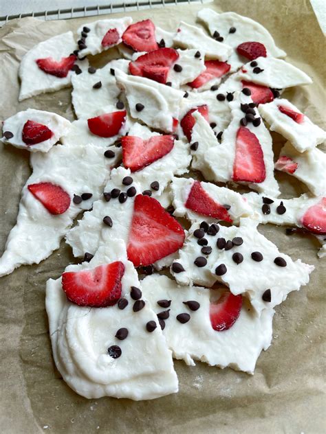 Frozen Yogurt Bark Onebalancedlife