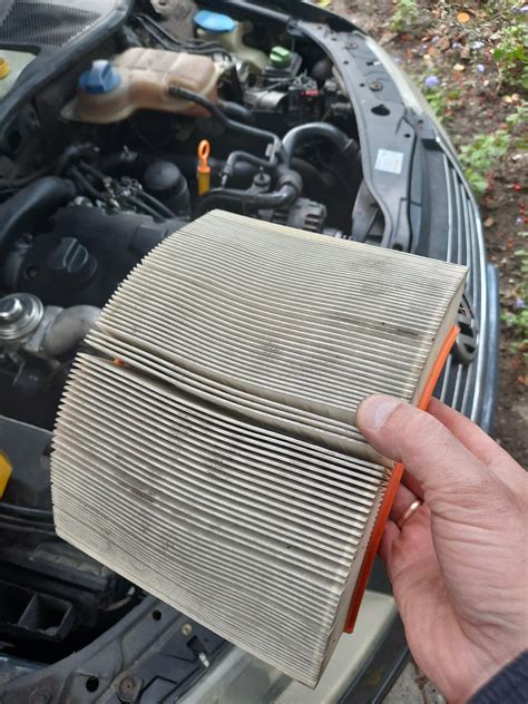 Замeна воздушного фильтра Hengst E206L — Volkswagen Passat B5, 1,9 л ...