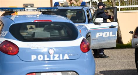 Rissa Per Una Ragazza Quattro Denunce A Latina