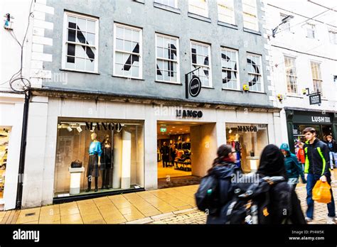 Mango Clothing Chain Store Mango Clothes Shop Mango Clothes Store