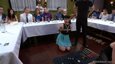 Brunette Fucked In Suspension In Public Nerine Mechanique Porn Videos