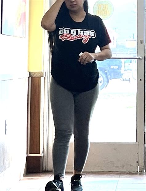 Beautiful Bubble Ass Latina In Leggings Oc Spandex Leggings Yoga Pants Forum