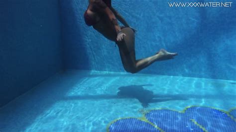 Canadian Hottest Milf Heidi Van Horny Pleasures Herself