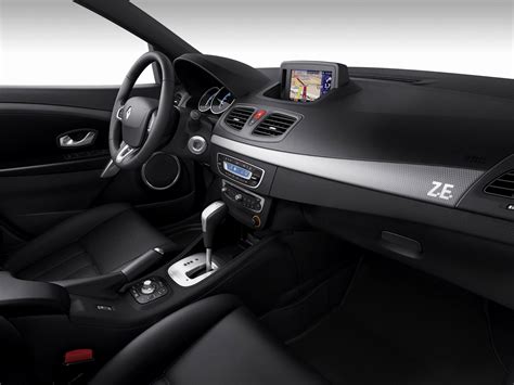 Renault Fluence Z.E. (2011-2014) характеристики и цены, фото и обзор