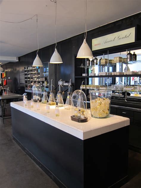 once.daily.chic: Merci Paris