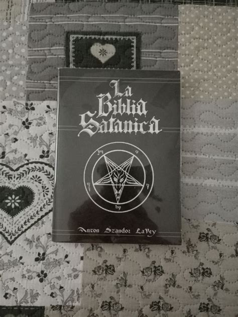 La Biblia Satánica Antón Szandor Lavey De Segunda Mano Por 10 Eur En