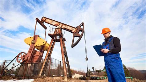 Best Oil Stocks To Buy Now To Watch In April