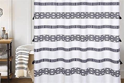 14 Farmhouse Shower Curtains for Your Farmhouse Bathroom