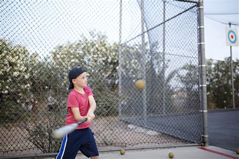 The most important fielding tips for youth softball players - Uniform Store