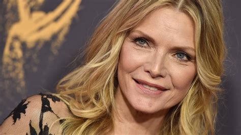 Michelle Pfeiffer Is Still Hot Around 60 62 In This Photo Scrolller