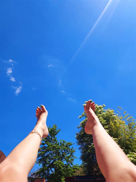 I M Hot And Sweaty Out Here Scrolller