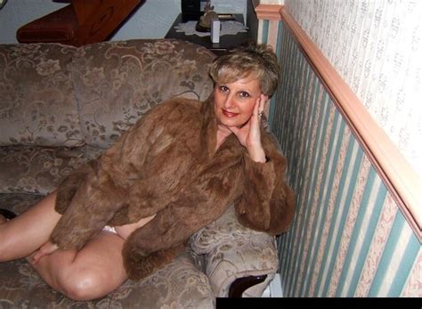 Amateur Mature Milf Short Hair O X Porn Pic