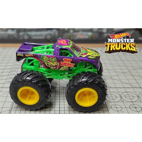 Xe quái vật mô hình Hot Wheels Monster Trucks Torque Terror Operation Stomp Test Subject