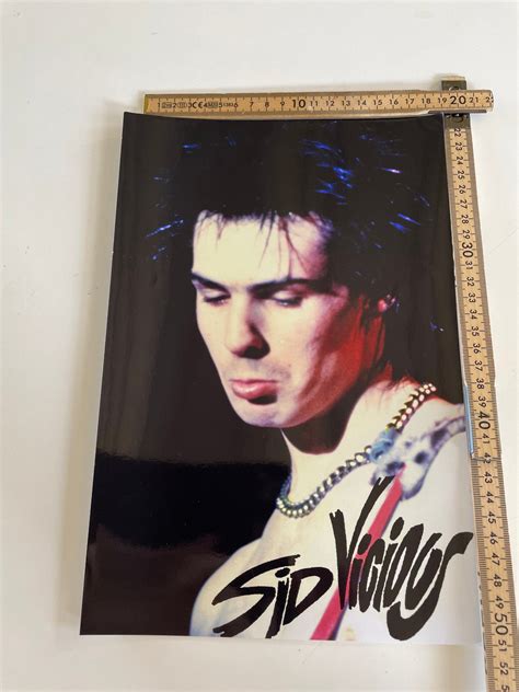 Se produkter som liknar SID VICIOUS SEX PISTOLS GLOSS på Tradera