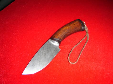 У нас в продаже кованные Топоры ручной работы из дамасской стали для ...