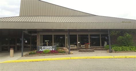 2 Michigan airports get federal funds for runway work