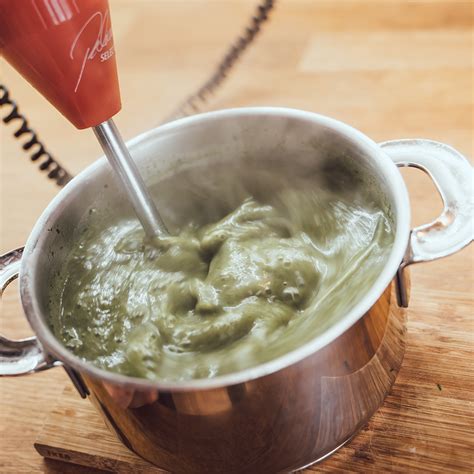 Recept: Špenátový krém se škvarky | iGurmet.cz