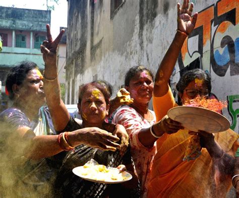 Sex Workers And Social Activists Play With Colours