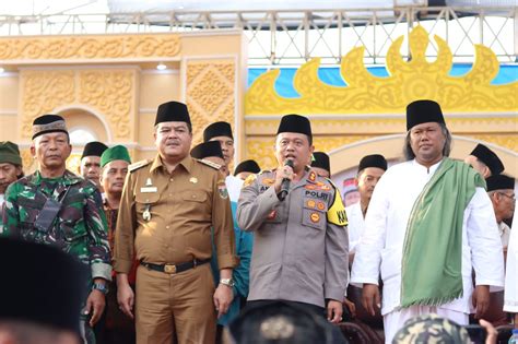 Bongkar Post Bupati Lamteng Hadiri Acara Tabligh Akbar Dan Sholawat