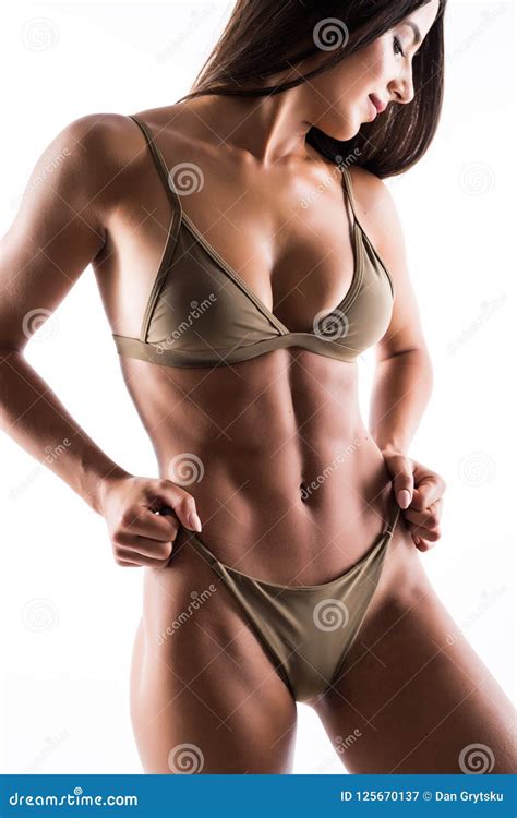 Foto Ascendente Cercana Del Cuerpo Perfecto Del Vientre De La Mujer Y En El Bikini Aislado En El