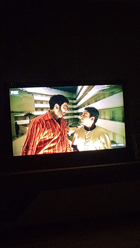 Beyler Fox da Recep İvedik 1 var Otu boku sansürlemişler amk sinirim bozuldu gay kamyoncu