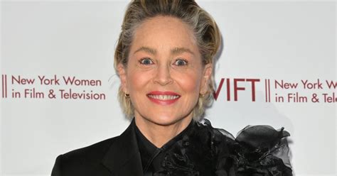 Unretuschiert Sharon Stone Teilt Ehrliches Bikini Foto Kurier