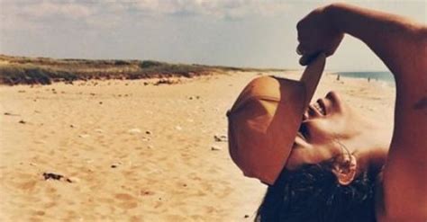 Shym Hot En Bikini Sur La Plage Photos