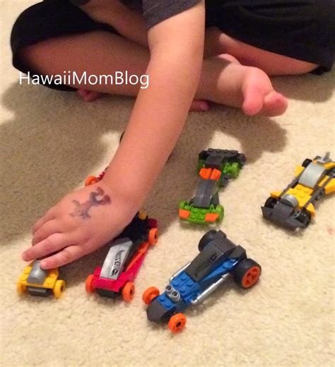 Hawaii Mom Blog Mega Bloks Hot Wheels Super Race Set 8 In 1 Review