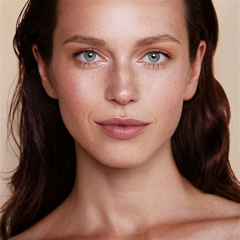 Nude Make Up Schritt F R Schritt Zum Unsichtbaren Make Up Cosmopolitan